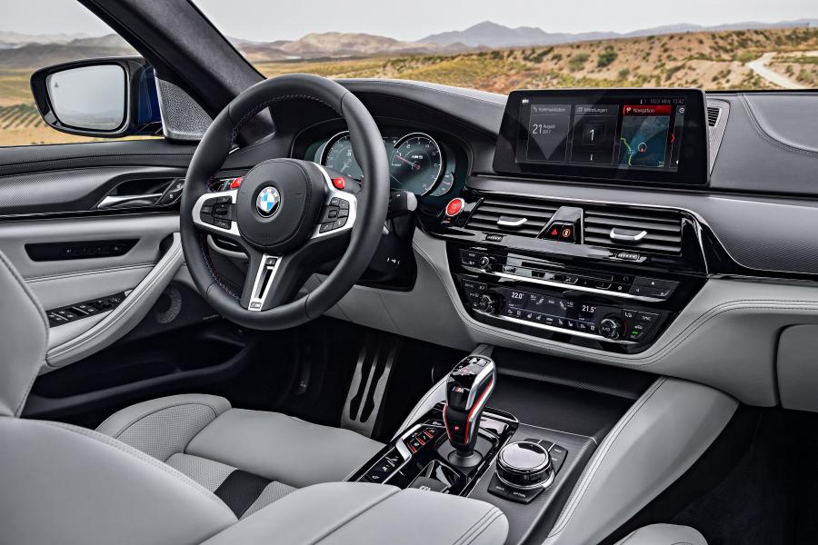 Интерьер BMW M5 (F90) 2018 года  (WW) (фото 27 из 59)